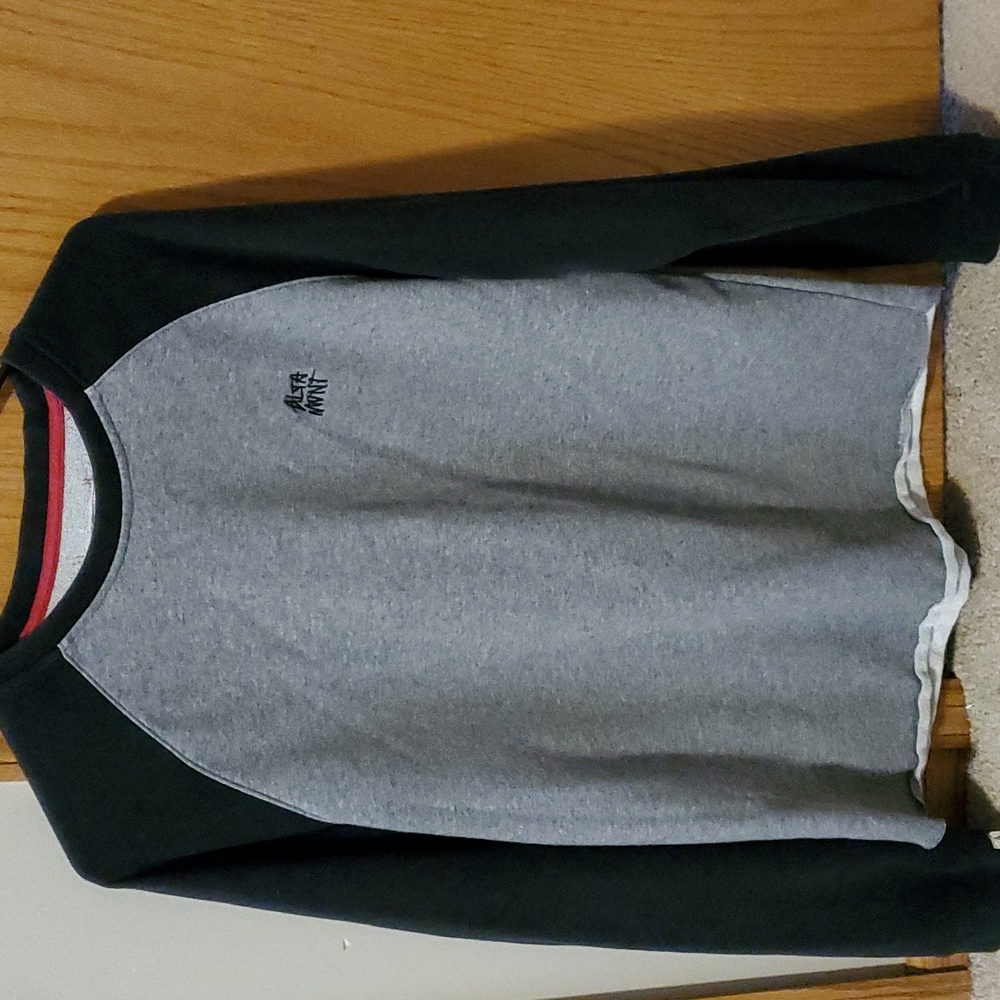 Altamont sweatshirt. Size large.